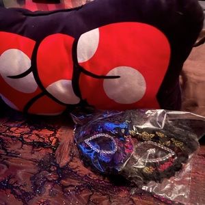 This is a Carnival mask, NIP enjoy your daring side